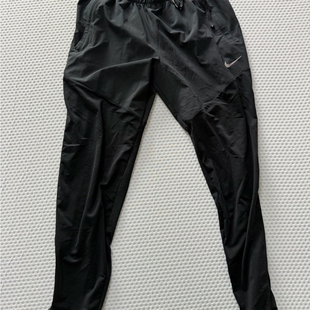 Nike Dri-FIT Black Athletic Pants- 7/8 Running Pants